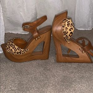 Jessica Simpson Hard block wedges
